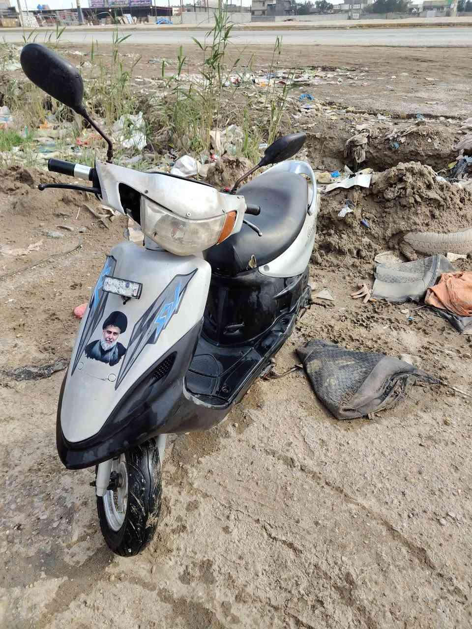 السلام عليكم دراجه للبيع ماكس قشجه شغاله من كل النواحي سلف هندر بوشه 56 زاد كلج امامي وخلفي رياضي تجي شوفه يلا تاخذه السعر 450 وبيه مجال الشراي ***********
