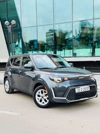 كيا صول  ٢٠٢٣  ماشية ٤٩ ميل  جاملغ بنيد  ايرباك سترين  المواصفات معروف...