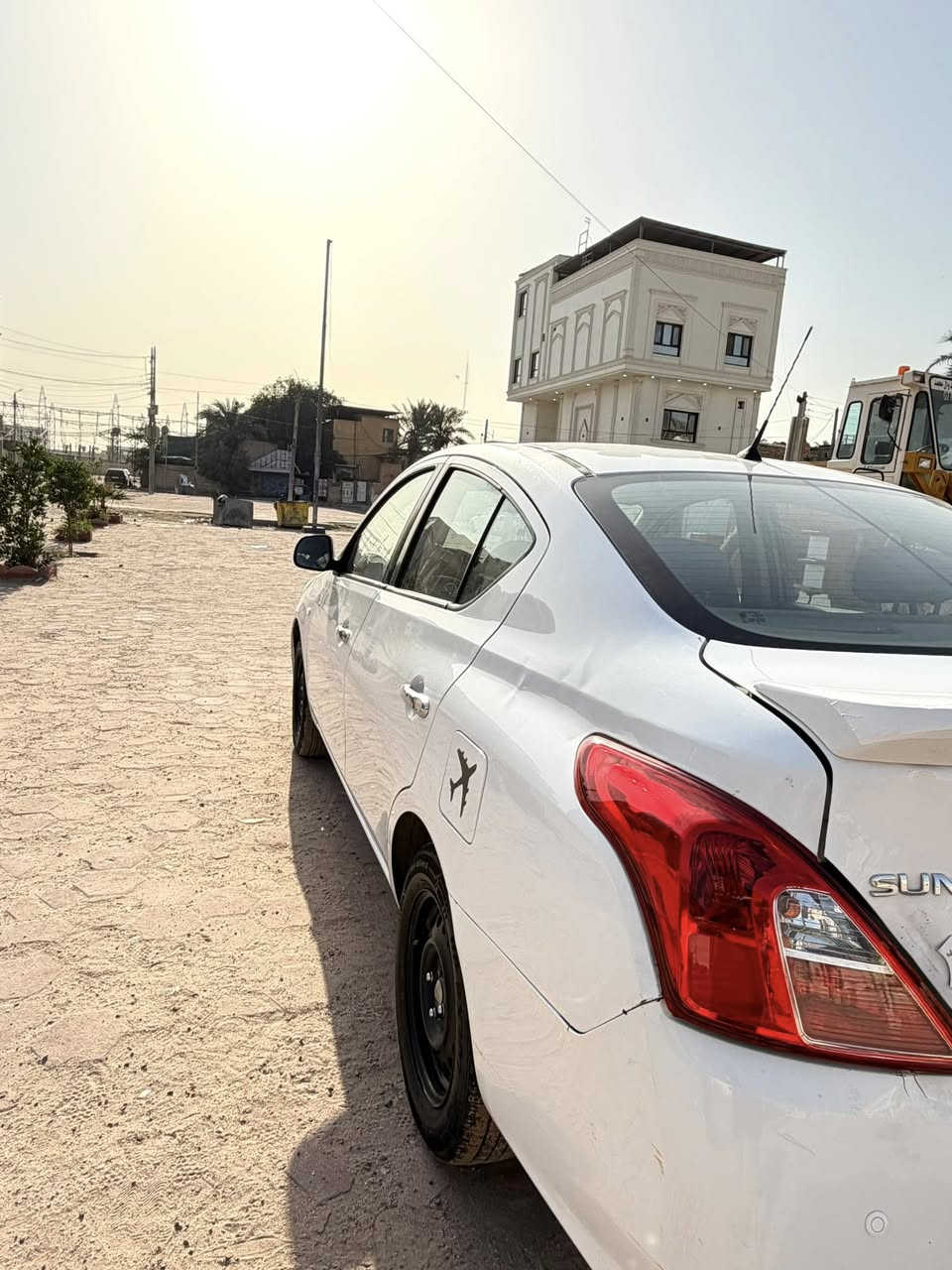 سيارة نيسان صني موديل 2021
✔️ مستعملة استعمال نظيف

✔️ ماشية 130,000 كم

✔️ محرك ممتاز جداً واقتصادية بالوقود

✔️ جاهزة للاستعمال فوراً بدون أي مشاكل

🔧 ملاحظة بكل وضوح وشفافية:

بيها ضربة خفيفة جداً في الصندوق الخلفي

تتعدل عالبارد بسهولة وبحجم تقريباً نصف شبر

(موضحة بالصور بكل صراحة)

💥 سيارة عملية جداً ومناسبة للاستخدام اليومي

مكاني الطويسة

السعر (104وبيها مجال قليل 

السنوية تنتهي في شهر (7)

📞 اللي جاهز يشتري ويتفق فوراً يتواصل على الرقم: (***********)
