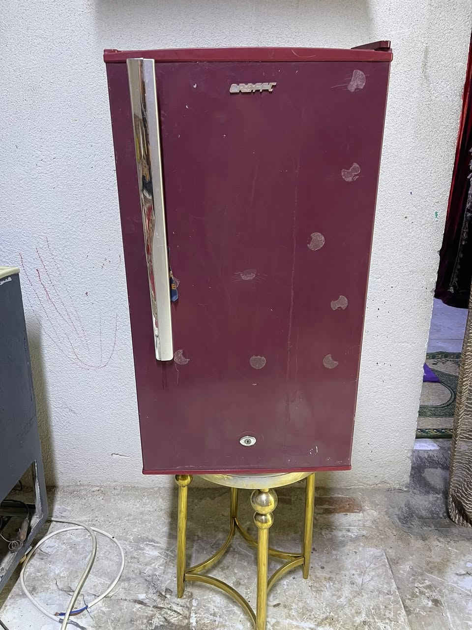 ثلاجه صغيره شرط الشغل باله مال كويت نوعيه دنكه شغاله للبيع العنوان بصره  ***********
