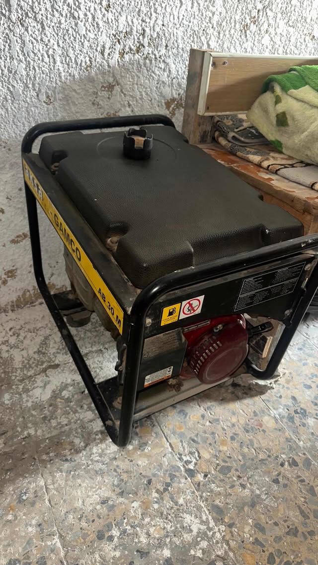 السلام عليكم غراض للبيع شغالات المولد ياباني مامفتوح ولا رايح مصلح ٣ كي في ١٥ امبير السعر ٤٠٠ وبي مجال 
التاروسه ام ١٠٠ الماطور ٤ جديده جاهزه للعمل ٢٠٠ وبيها مجال


**إذا كنت صاحب هذا الإعلان وتريد حذفه لأي سبب، رجاءا أرسل رسالة إلى الدعم الفني**