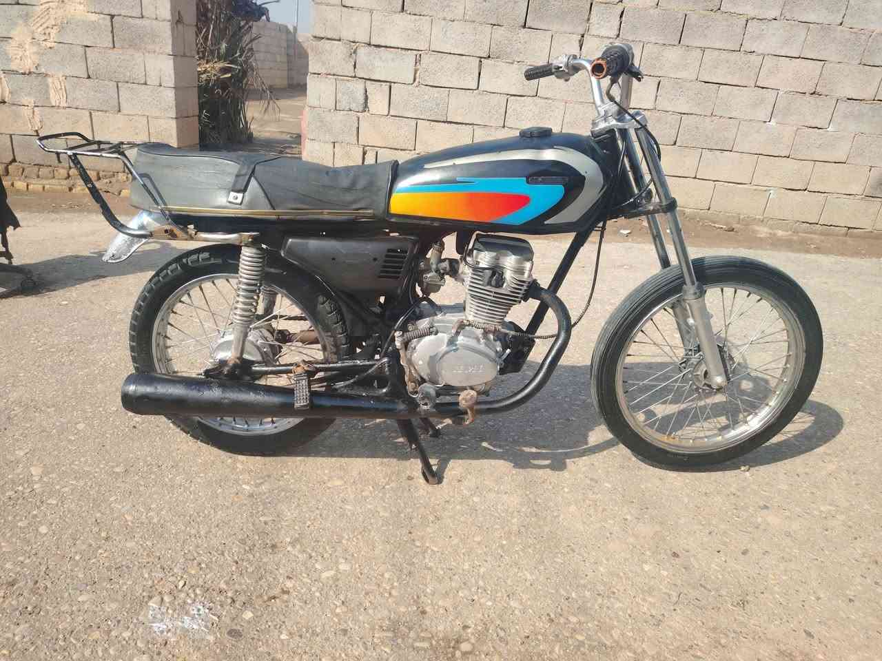 السلام علیکم دراجه للبيع بدووون مكفوله من التدخين والتنقيص ولا تذب دهن شاصي نامه الأصلي كصبه رفيعه صوتها حلو السعر 350 وبيها مجال رقمي *********** مكاني كحلاء
