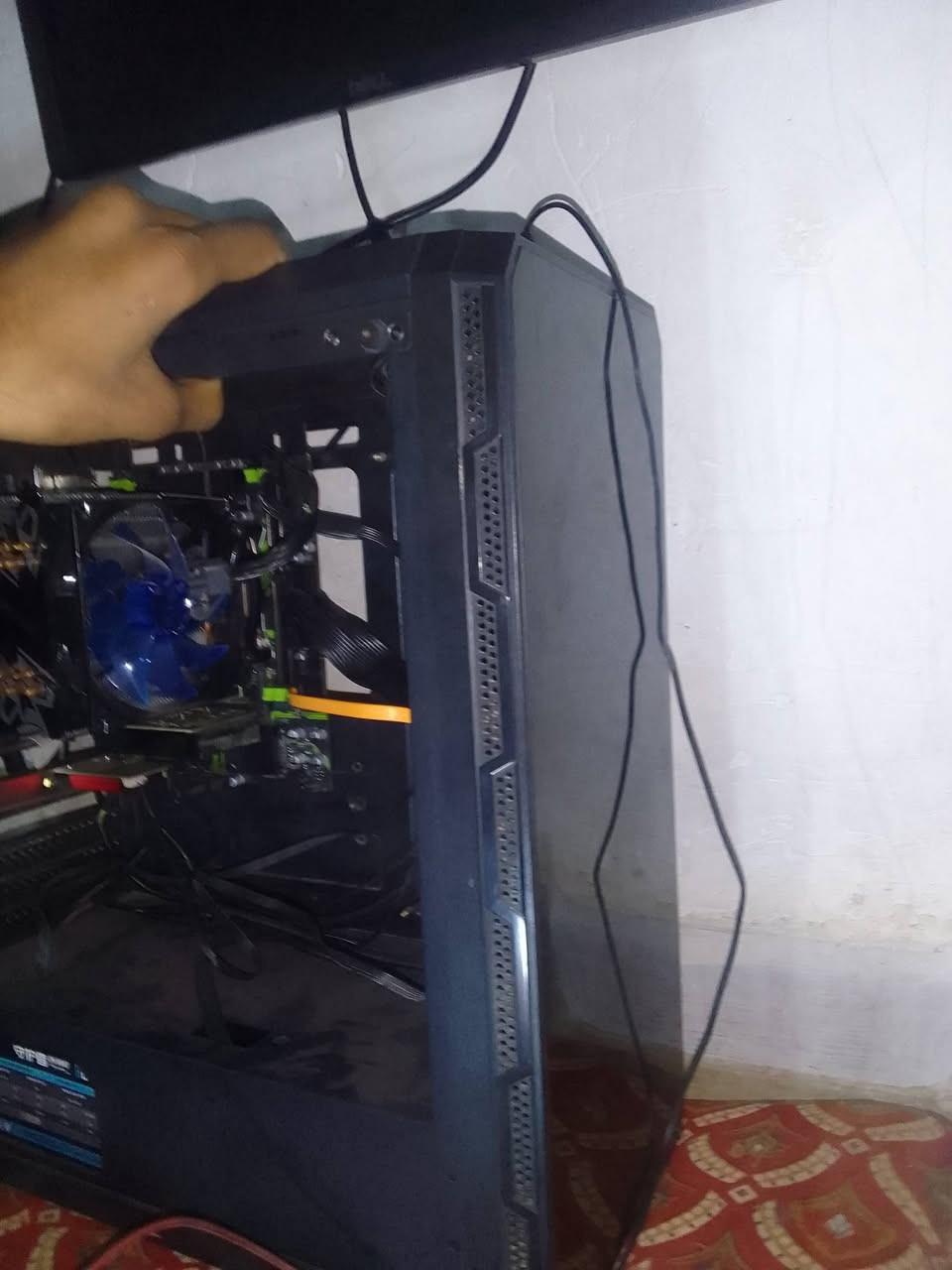 السلام عليكم عيوني عندي بي سي جمعتھ على ايدي اريد ابيعھ وھاي الاسعار 👇
اذا تشتري كامل انزل من السعر 
شاشھ 

Dell 60Hz 
سعر 50 الف معا التوصيل مستخدم قليل

كرت

 gt730 4gb 
سعر 40 معا التوصيل جديد بس باكيتھ ضايع 

مبرد ومعالج وبورد 
مبرد غازي
بورد X99 PR9 
معالج E5-2650v3 
سعر 60 معا التوصيل 

رامات 

DDR4 PZG 2666 قطعتين 
سعر 70 معا التوصيل
 
كرت وايفاي وبلوتوث 

سعر 20 معا التوصيل جديد بدون كارتون

بور سبلاي 

GALAX GAME-PC  650WAT 
سعر 60 معا التوصيل استخدام شھرين

ھارد 128gb ssd  + ھارد ساتا 500gb HDD معا الكيبل
بسعر 55 معا التوصيل بدون كارتونھ 

كيس معا 2 fan rgd سعر 30 معا التوصيل 
  
اغلب القطع وياھا كراتين 
وسعرھن كامل 380 معا التوصيل وبيھ مجال للشراي فقط


**إذا كنت صاحب هذا الإعلان وتريد حذفه لأي سبب، رجاءا أرسل رسالة إلى الدعم الفني**