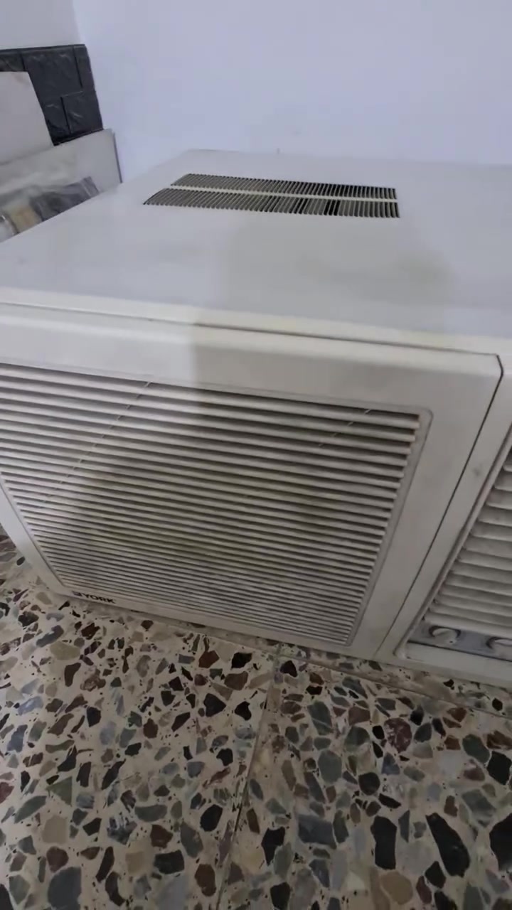 السلام عليكم . شباب عندي مكيف توسوت ٢ طن  جديد استخدام قليل جدا ( وبي ضمان + وصل الشراء ) وايضا عندي منظم فولتية جديد استخدام قليل من فاربر ٣٠ امبير ( وبي ضمان + وصل الشراء ) 

وعندي مكيف يورك ٢ طن مستخدم قديم . شغال 
حار بارد ... 

للاستفسار/ راسلني خاص


**إذا كنت صاحب هذا الإعلان وتريد حذفه لأي سبب، رجاءا أرسل رسالة إلى الدعم الفني**