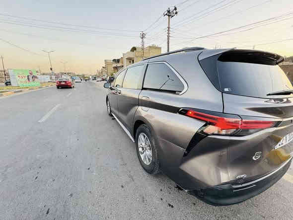 السلام عليكم. تيوتا سينا. للبيع
مديل ٢٢ محرك ٢٥٠٠ هايبرد. سياره حادثها بسيط. بس بيها كلير من امريكا سياره نضيفه جدا. وكاله مضمونه او تحويل. سياره فول مواصفات. فتحه بصمه كشن كهرباء شحن واير ليس وبعد بيها اهواي مواصفات. مكانها بغداد حي الجهاد.  صوره للحادث والسونار. منشور. السعر. 235. وبيها مجال للشراي. للاستفسار ***********
