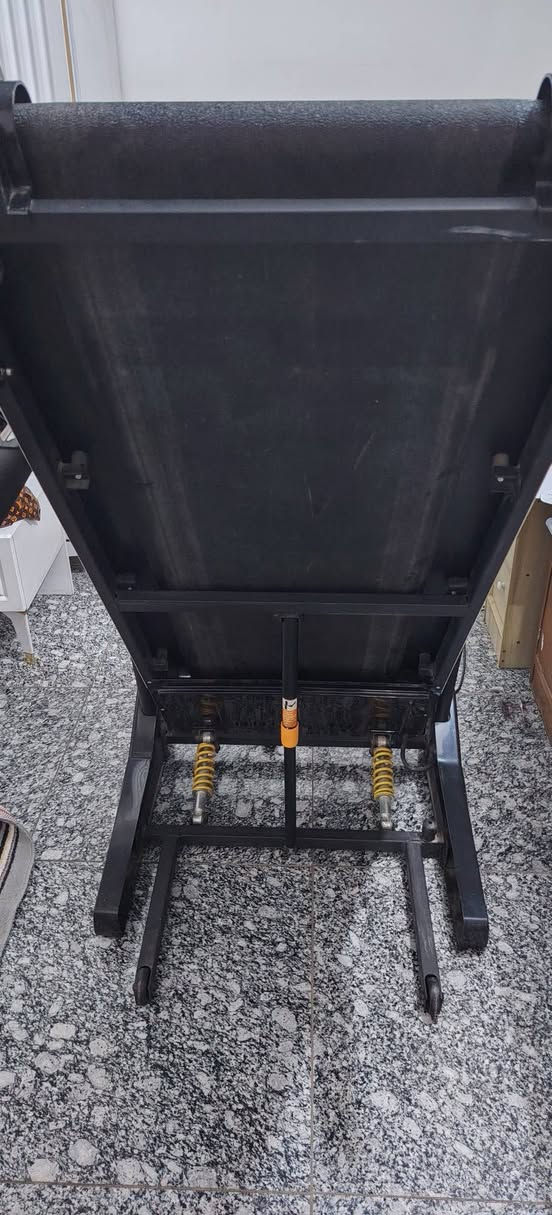 جهاز جري مع قرص خصر
مستخدم قليل و نظيف ...
يتحمل وزن 150 
مع حزام هزاز كهربائي للدهون و مكان لشناو بطن ملحق ...
وبه منفذين لتشغيل مقاطع صوتية (USB بدون توصيلة) و (AUX مع توصيلة ) و بصمة الامان ...

الشاشة راح تحتوي على السرعة و دقات القلب و المسافة و السعرات الحرارية المحروقة ...

حساس قياس دقات القلب راح يكون على الجوانب مع ازرار التحكم بالسرعة و التشغيل ...

ما به خاصية الجبلي ❌ ...

السعر ب200 الف علما الجديد مالته يكون قريب ال500 ...
مكاني بغداد ..حي الجهاد ...و ماكو توصيل ...


**إذا كنت صاحب هذا الإعلان وتريد حذفه لأي سبب، رجاءا أرسل رسالة إلى الدعم الفني**