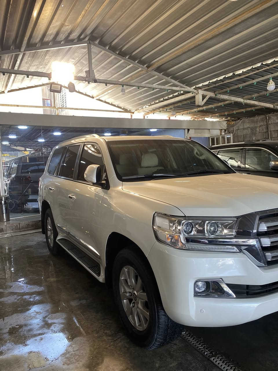 سلام عليكم
يتوفر لاندكروز  
موديل 2021
معرض خيرات بغداد المركزي بغداد الوزيريه مقابل المجمع العلمي 
الاستفسار 
ابو تماره ***********
حسن ***********
