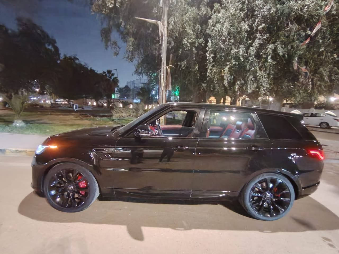 موديل 2020 كلين بدون حادث مغلفه بي بي اف السياره جديده كلش للاستفسار ***********
