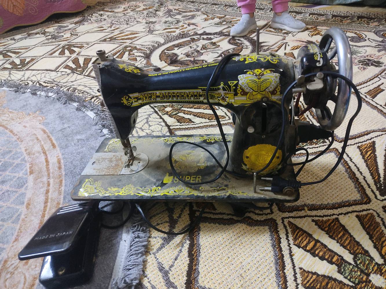 مكينه خياطه نوع فراشه متروكه صار فتره يرادلها صيانه بصيطه مكاني بغداد بوب الشام