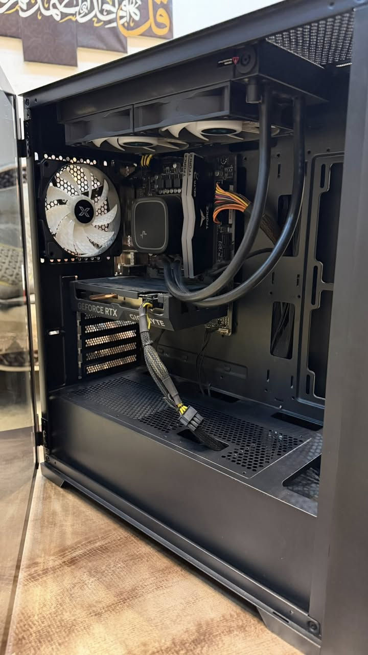 ⭕️السلام عليكم⭕️
كيس نوع MASTER X II CASE BK EN44298
 فارغ مع 4 فانات للبيع الكيس مستعمل فترة قليلة سعر الكيس 65 الف

بور سبلاي نوع ROKET 650W سعره 60 الف 
مكاني بغداد الامين
رقم التلفون ***********
