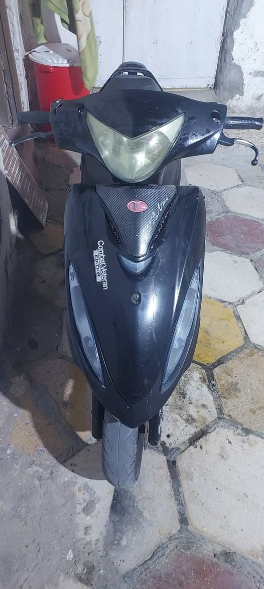 جي فور للبيع كايمه شغاله وكلشي شغال بيها***********
