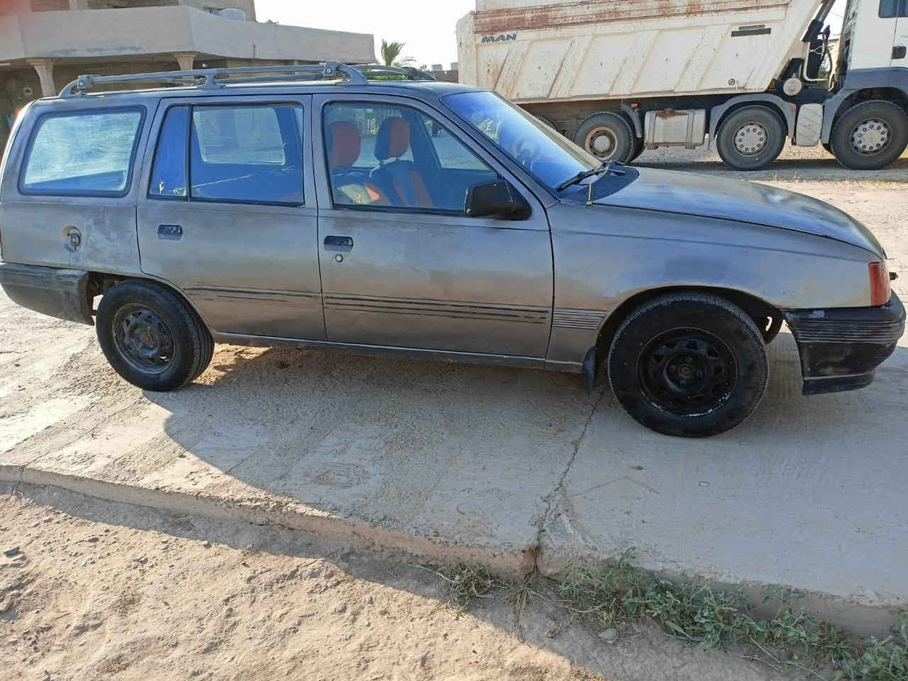 لسلام عليكم للبيع اوبل كاديت كير محرك خير من الله نكره سلف صدر تايرات زينات الكشر شوف العين رقم وصاحبها موجود بس نبيع واقع حال السعر 14 وبيها مجال مكانها الحويجه والشراي نجيبلوياها للعلم للستفسار ***********
