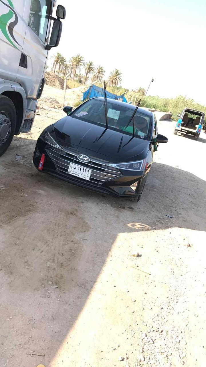 الانترا ٢٠٢٠ رقم بغداد مشروع وطني. ماشيه ٣٩  الف حقيقي سياره فول مواصفات مكينه ٢٠٠٠.
***********
