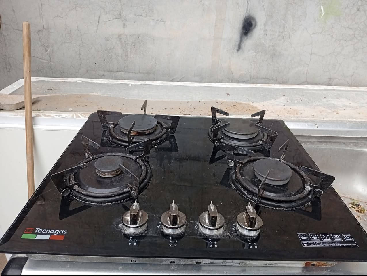 مجەمیدەکە بەس لاشەکەیەتی  ماتۆڕی لەسەرنیە
تەباخی 5چاو فلات   بێ عەیب،،بەس تەباخەکەیە    40هەزار

میزی ئیستیل                20هەزار

دەرگای ئاسن زۆرپاکە      20هەزار


**إذا كنت صاحب هذا الإعلان وتريد حذفه لأي سبب، رجاءا أرسل رسالة إلى الدعم الفني**