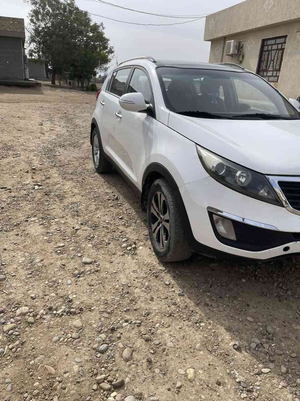 السلام عليكم سبورتج مديل 2011لبيع 105خليجي فول موصفات عدة بصمة سيارة بسم والدي متوفي أبيع تحويل وراك عدي قسام السيارة بيهة بارد بل بنيد شبر وأربع طلقات مضروبة سيارة حلوة خير من اللة ‭0751 611 2884‬ ////*********** مكان السيارة المشاهدة
