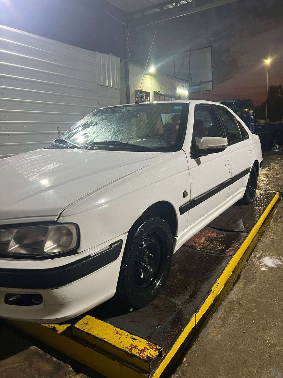 بيجو بارص 2018 كير محرك مكفولات تبريد تدفئه شغال صدر جديد سنويتها 2030 جديده سيارة كامرة وشاشه رايدها ب58 وبيها مجال رقم *********** مكان بغداد التاجي
