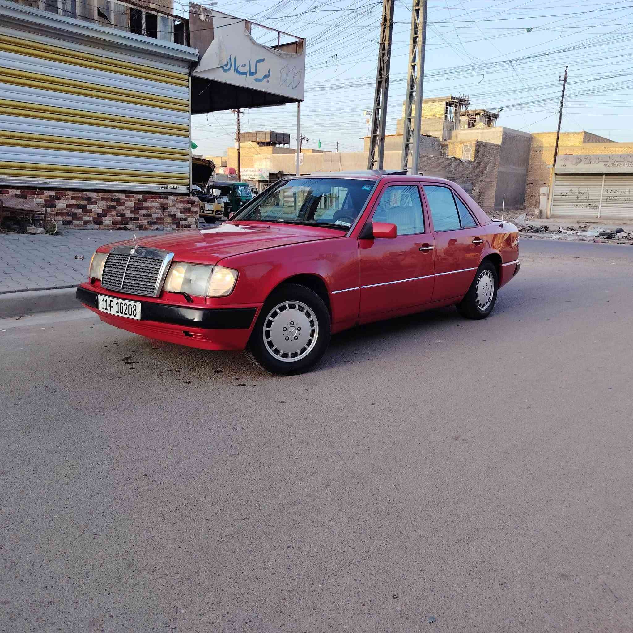 سلام عليكم للبيع مارسدس مديل ١٩٩٠ مكينه خراطيم كير مكينه مكفولات تبريد ثلج صدر خلفي امامي جديد تخم تاير جديد قواعد دبلات مكفولات للبيع او مراوس حسب القناعه السعر ٥٨ العنوان بغداد الحسينيه ***********
