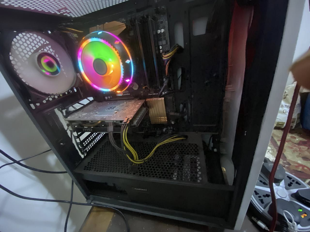 � للبيع Gaming PC 🔥
✅ CPU: Intel Core i5-7500 3.40GHz
✅ RAM: 16GB
✅ GPU: GTX 1650 SUPER 4GB
✅ Storage: SSD 128GB + HDD 500GB

🎮 مناسب للألعاب والدراسة والاستخدام اليومي

💰 السعر: 400,000 دينار
📌 قابل للتفاوض البسيط

🖥️ البيع كيس فقط
⚠️ جامة الكيس مكسورة

📩 للاستفسار


**إذا كنت صاحب هذا الإعلان وتريد حذفه لأي سبب، رجاءا أرسل رسالة إلى الدعم الفني**