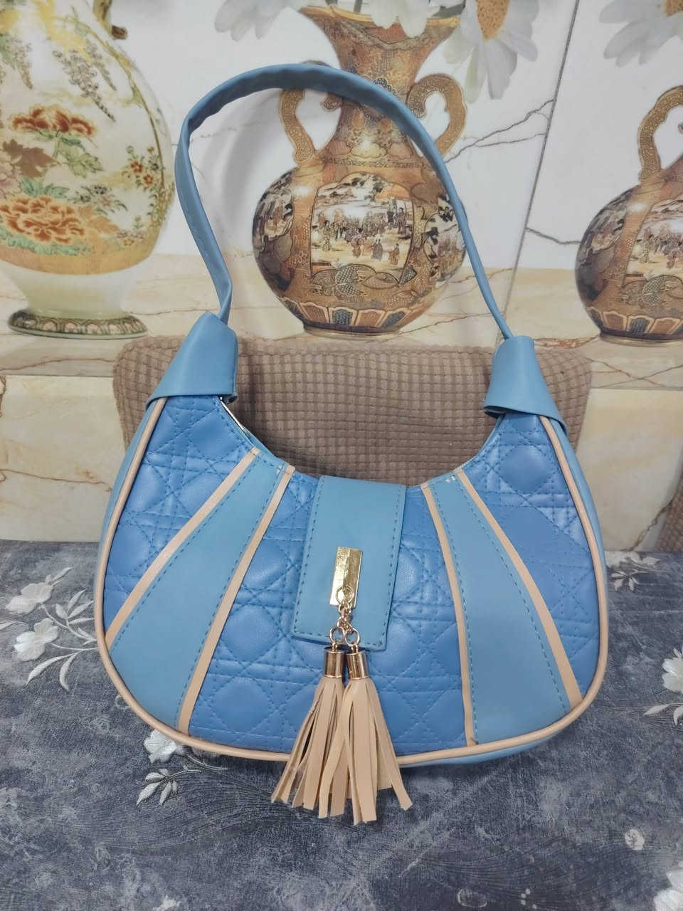 جنط اخر قطعه
السعر على 5


**إذا كنت صاحب هذا الإعلان وتريد حذفه لأي سبب، رجاءا أرسل رسالة إلى الدعم الفني**