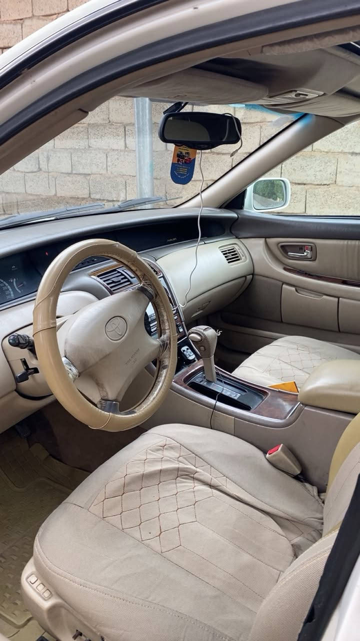 افلون 2001 خليجي
رقم بغداد خصوصي 

لون ابيض 
گير ومحرك شرط
كهربائيات السيارة كلها شغالة
داخل السيارة جديد
من كشانة وبطاين بوب ودشبول

ضرر السيارة - ثلاث قطع 

سونارها موجود بيها.

السعر - 100$ وبيها مجال .

عنوان السيارة - صلاح الدين - قضاء الضلوعيه
للأستفسار - ‭***********
