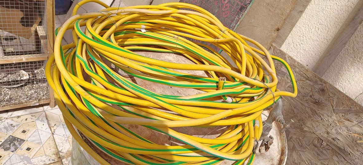 واير ايرث قطعتين طول القطعه 25 متر واير الفنار ريئيسي  اربع خطوط طوله 22 متر


**إذا كنت صاحب هذا الإعلان وتريد حذفه لأي سبب، رجاءا أرسل رسالة إلى الدعم الفني**