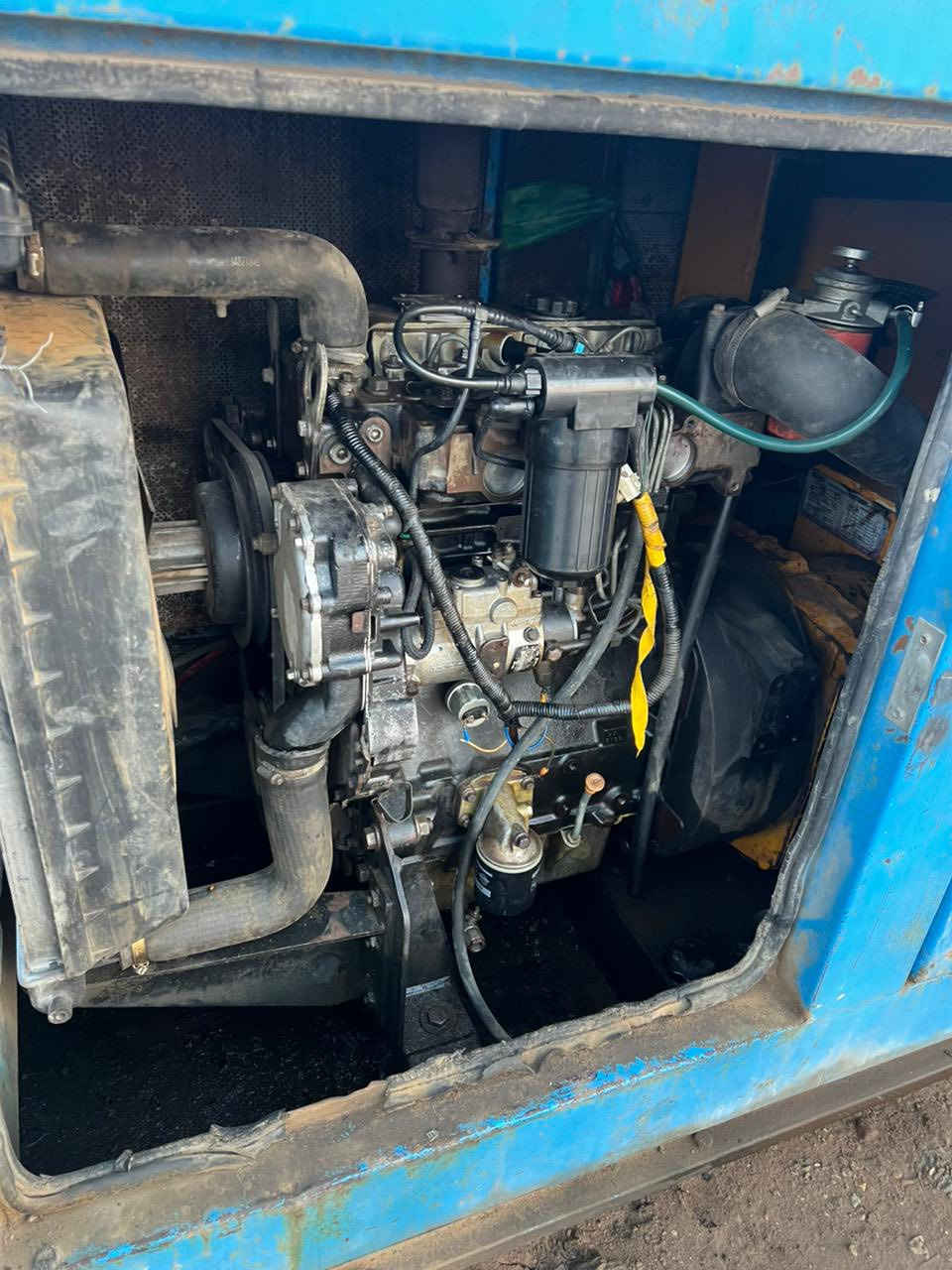 مولد بيركنز 30 كيفي 3 بستم  كاتم للبيع مولده نضيفه كلش مجفته درجه اوله العنوان واسط الحفريه للستفسار ***********
