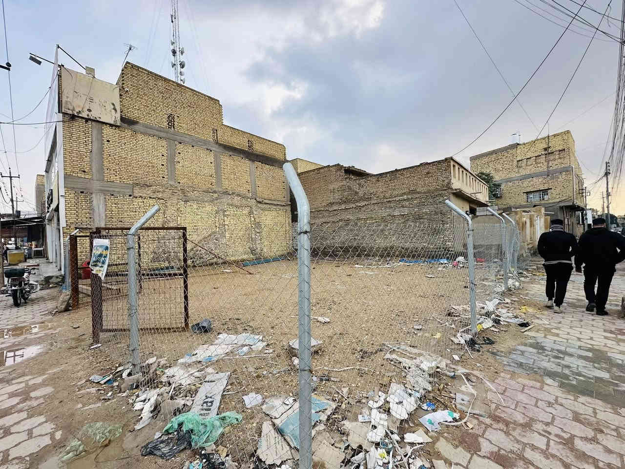 قطعة أرض تجارية للبيع

📍 الموقع: شارع بني زيد – تقاطع الشعلة
📐 المساحة:
• واقع حال 200 م²
• السند طابو 170 م²

📏 الواجهة: ركن وعلى شارعين

• موقع تجاري حيوي
• قرب المحلات والأسواق
• حركة تجارية مستمرة
• مناسبة للاستثمار وبناء محلات أو مشروع تجاري

📞 للتواصل والاستفسار:
مكتب الدناني 
***********
