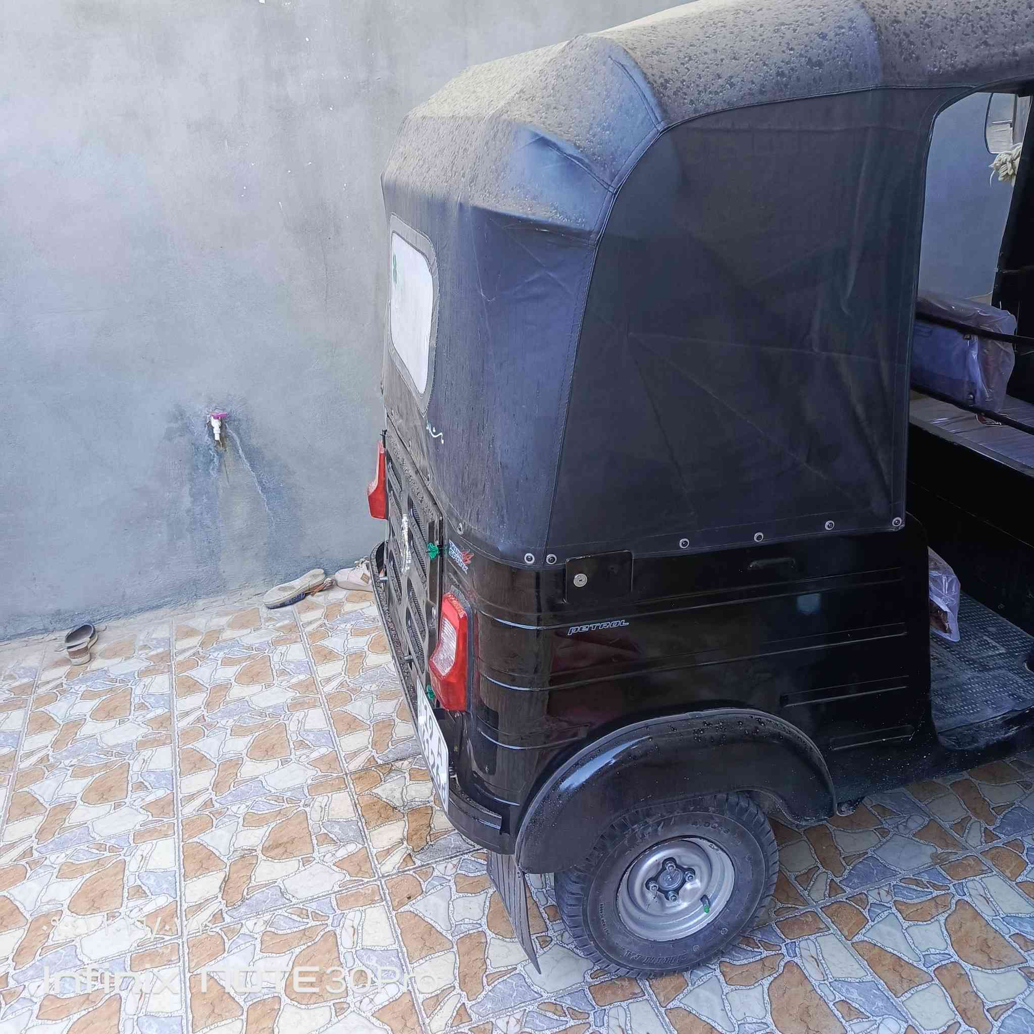 السلام عليكم تك تك بجاج موديل ١٦ بيه محرك 20 مرقمه دوشمه تخم تاير جديد سعر ٣٨٠٠وبيه مجال بصيط مكاني كربلاء الستفسار ***********
