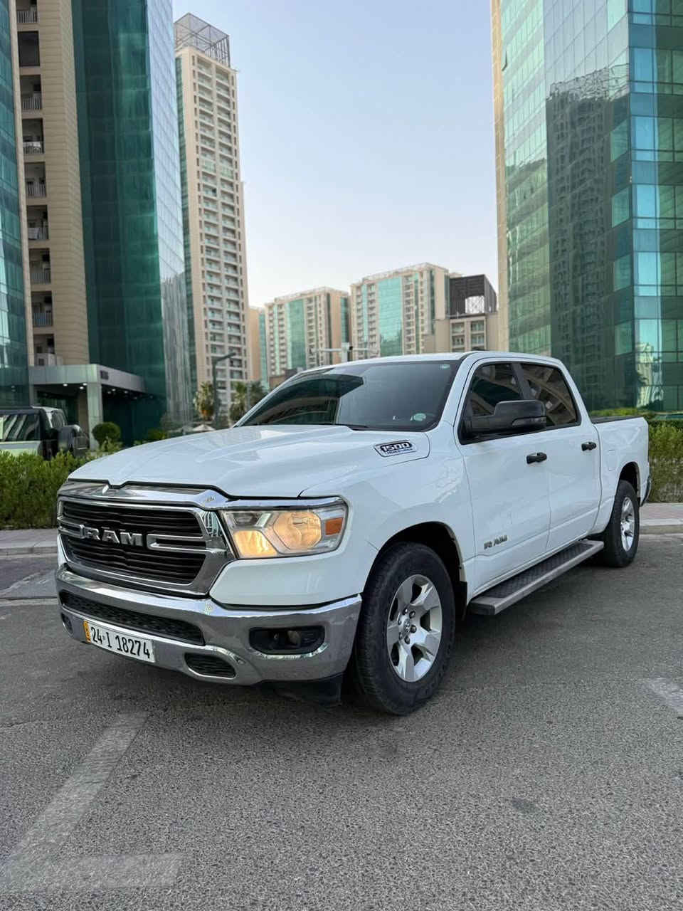دوج رام 1500 بيك هورن
موديل 2023 فور ويل
باب طويل بدي قصير المرغوب
2023 RAM 1500, BIG HORN 4X4 5'7 BOX
محرك 6 سلندر سعة 3600 🚀
ماشية 13 الف فقط

سعر 255 ورقة / مرقم فحص وهزة جديد + تظليل جام اسود
تحويل ووكالة حاظر نفس اليوم 🤝

الضرر : جملغ وباب سائق صبغ( بدون دواخل بشرط) ✔️
ايرباكات كلها سليمة شركة ✅

مواصفات
بصمة تشغيل
شاشة ايباد الجبيره
تحكمات استيرن
فور ويل awd
تبريد مركزي امامي خلفي
كشن كهربائي

العنوان : اربيل شارع 100 ( معرض اربيل كارس ) 🏠
للاستفسار : واتساب ☎️📞 ***********
