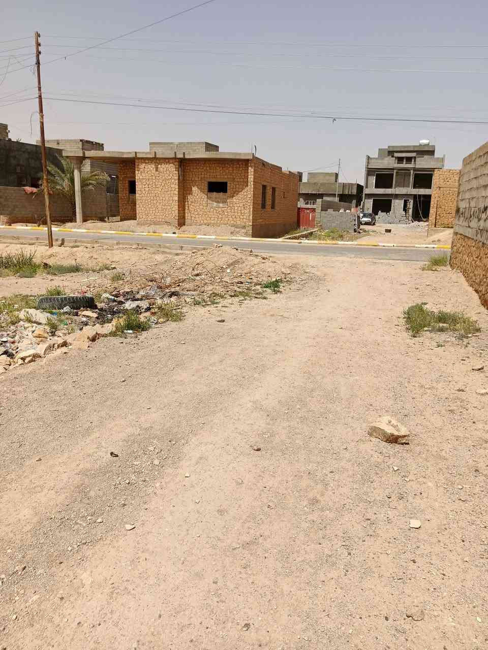 قطعه 1200م حي الزيتون  الشرقي النزال 44العرض 28 بيت هيكل بناء حديث كافه الخدمات متوفره   رقم الهاتف *********** 
من رخصه الأدمن

