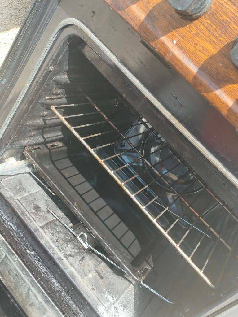 طباخ للبيع شغال سعر ٥٠ مع مجال بسيط للاستفسار راسلني


**إذا كنت صاحب هذا الإعلان وتريد حذفه لأي سبب، رجاءا أرسل رسالة إلى الدعم الفني**