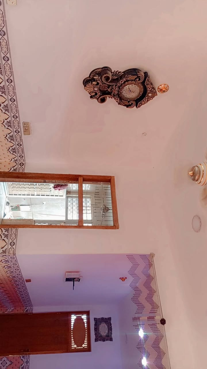 اللهم صلي على محمد وآل محمد
مكلف بالنشر  
بيت زراعي للبيع بحي الامير قرب شارع ٣٠ 
المساحة ٢٠٠ يحتوي علئ رباط كونكريت ارضي بناء طابوق بناء حديث ستقبال ٤+٧ غرف عدد  ثنين ٤+٥ صافي صالات عدد ثنين وحد ٤+٥
وثانية ٤+٦
مطبخ ٤+٥
صحيات داخلية وخارجية تطبيك سراميك جداري ورضي كامل
وارش رتفاع مترين
تئسيسات كهربائية وماء ومجاري درجة أولى والشبابيك والبوب حديد درجة أولى 
بوب صاج تسكام درجة أولى 
البيت جاهز من كلشي
الإتصال ولاستفسار علئ الرقم ***********
