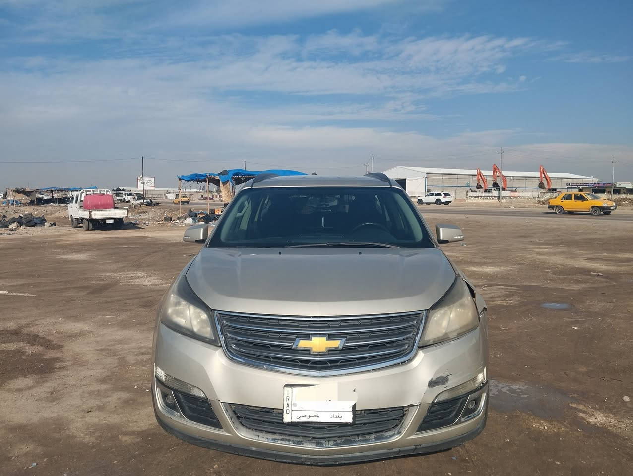 السلام عليكم 
شوفرليت ترافرس 2015 للبيع بسعر 110 ورقة و بيها مجال.
مواصفات السيارة:
سبعة راكب 
محرك 3600 vvt 
بنزين عادي 
كير ٦ سرعات 
مكان السيارة: محافظة الديوانية 
سيارة خير من الله و متانة و رزانة و جاهزة باستثناء بعض الملاحظات البسيطة و تجي تشوف و تفحص 
بقية التفاصيل موضحة بالصور 
رقم صاحب السيارة ( ابو علي)
0781 829 0395
