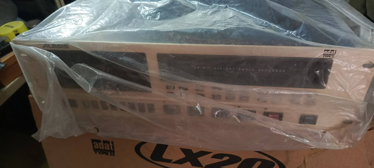 جهاز Alesis lx20  جديد كارتون هو مسجل صوت رقمي احترافي 8 تراك للاستفار مراسله الصفحه


**إذا كنت صاحب هذا الإعلان وتريد حذفه لأي سبب، رجاءا أرسل رسالة إلى الدعم الفني**