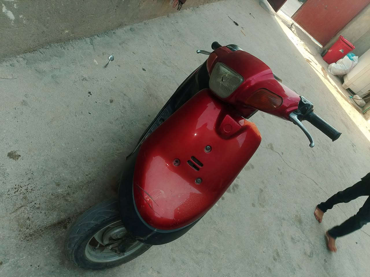 دراجه بطه للبيع نضيفه مامفتوحه بيه نقص سوبايه السعر 300 وبيه مجال هواي *********** للستفسار بيه واتساب
