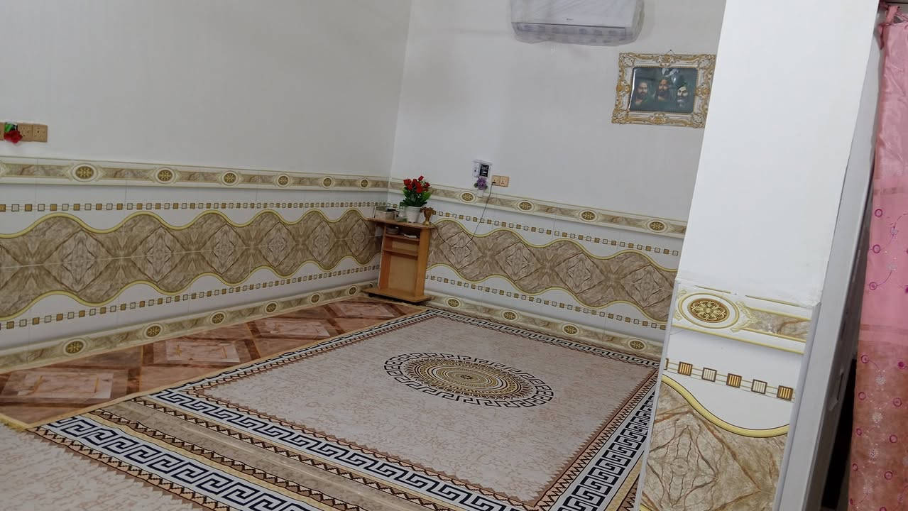 بيت للبيع مساحه بيت 250م جاهز من كلشي  بنيان جديد  حديقه معه لبيت 1000م خدمات متوفره  منطقه  طاميه قرب مدرسه بلال حبشي  اول بيت بل منطقه قريب   عل شارع   ***********
