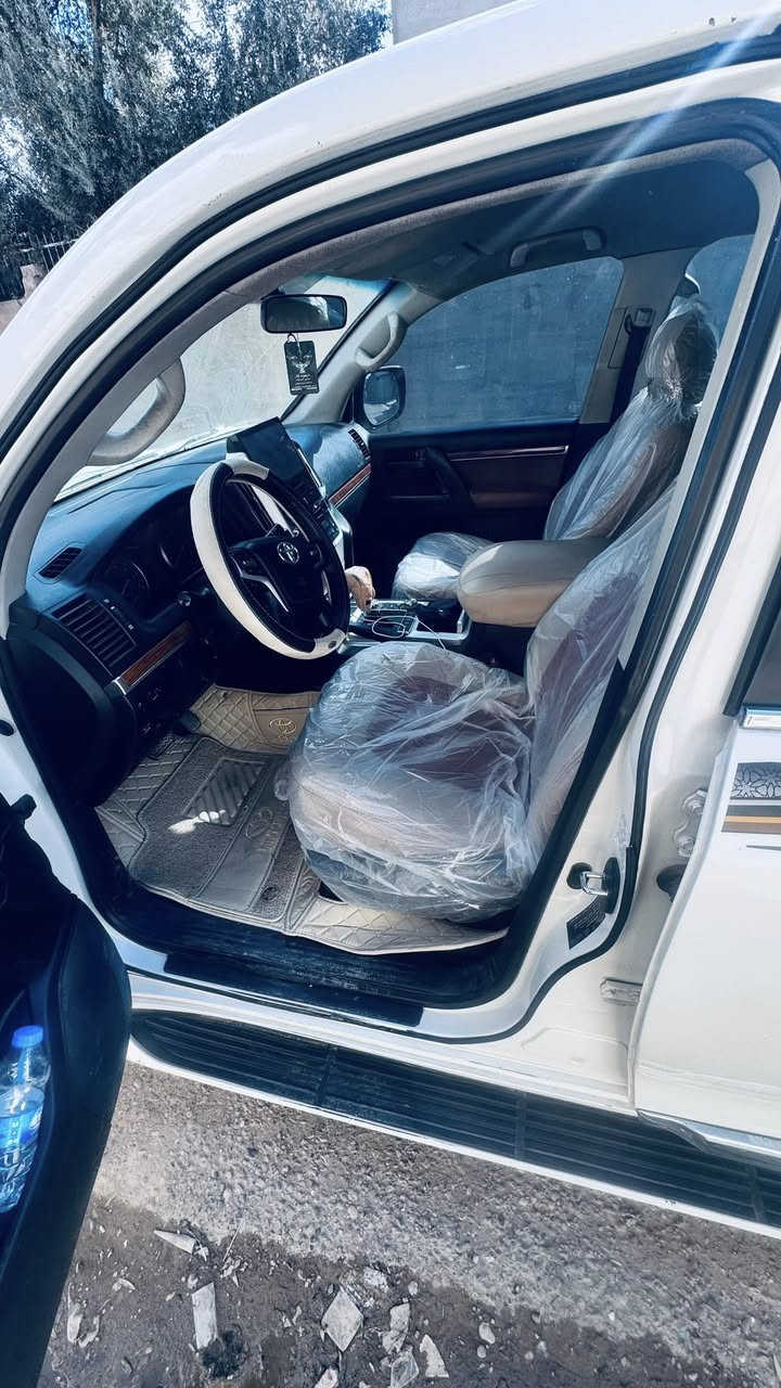 لاندكروز  2010
محدثة 2021 

صبغ حزام ماعده صقف
منظومه غاز بي 
لايتات زنون  

شرط تحويل 

رقم سليمانيه 

***********
