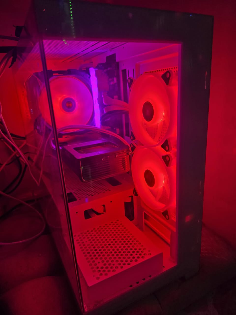 تفاصيل كامله كدامكم
معالج AMD Ryzen 5 7500 6-Core
استخدام فقط 8 اشهر كارتين موجوده شاشات اثتين ماوس وكيبورد ومايك فيفان قطع كلها جديد لبيع عدم تفرغ واريد ابني السعر مليونين و250الف مكاني بغداد نهروان


**إذا كنت صاحب هذا الإعلان وتريد حذفه لأي سبب، رجاءا أرسل رسالة إلى الدعم الفني**