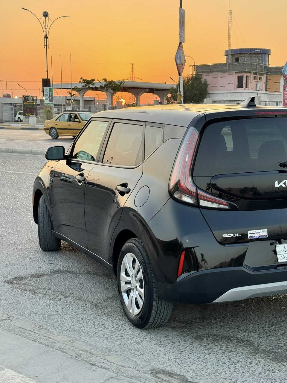 السلام عليكم 
KIA SOUL موديل 2023
السياره وارد امريكي جاهزه ومكفوله
ماشيه 26000km
محرك 2000 دوش المرغوب
مواصفتها شاشه دجتال لعرض الاعطال والكيلومتر تحديد مسار كروس سرعه نقطه عمياء
شاشه تدعم ابل كاربلاي و اندروايداوتو 
وضعيات قياده Normal.Sport
مكفوله كفاله عامه من الصبغ وكير ومكينه
مكان السياره كربلاء
السعر 152$ وبيها مجال 
للاستفسار: ***********
