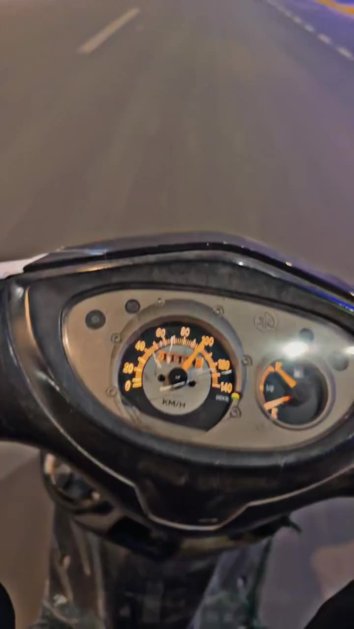 سلام عليكم عندي ماكس ثعلب مكينتها مفتوحه ولفات ووبيها صار صوت زنجيل درجه شلعه ومعدل وكلشي مابيها بس الصوت خفيف اريد مراوس بب ريز ***********
