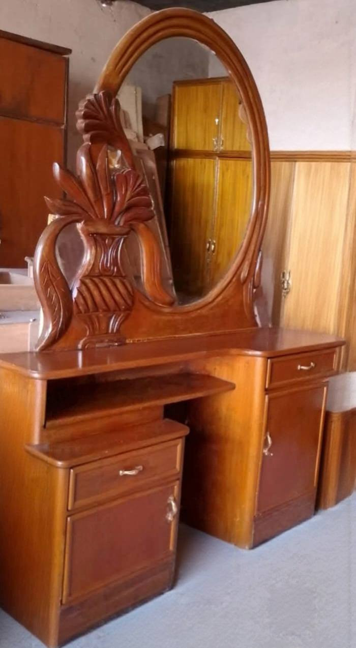 السلام عليكم للبيع غرفة نوم صاج متكونه من ٥ ابواب وملحق غرفه صاج  كامله وجاهزة من الصبغ للمفتاح نظيفه كلش السعر ٤٧٥ الف قفل مكانها بغداد #متوفر توصيل بكروة للحجز مراسله الصفحه


**إذا كنت صاحب هذا الإعلان وتريد حذفه لأي سبب، رجاءا أرسل رسالة إلى الدعم الفني**