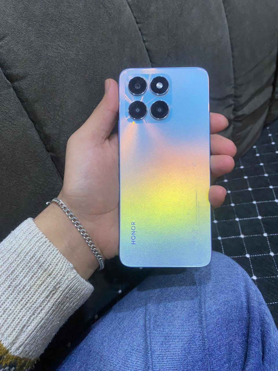 سلام عليكم موبايل للبيع هونر x6a  اخو جديد سعر 100 وبي مجال *********** رقم الهاتف.
