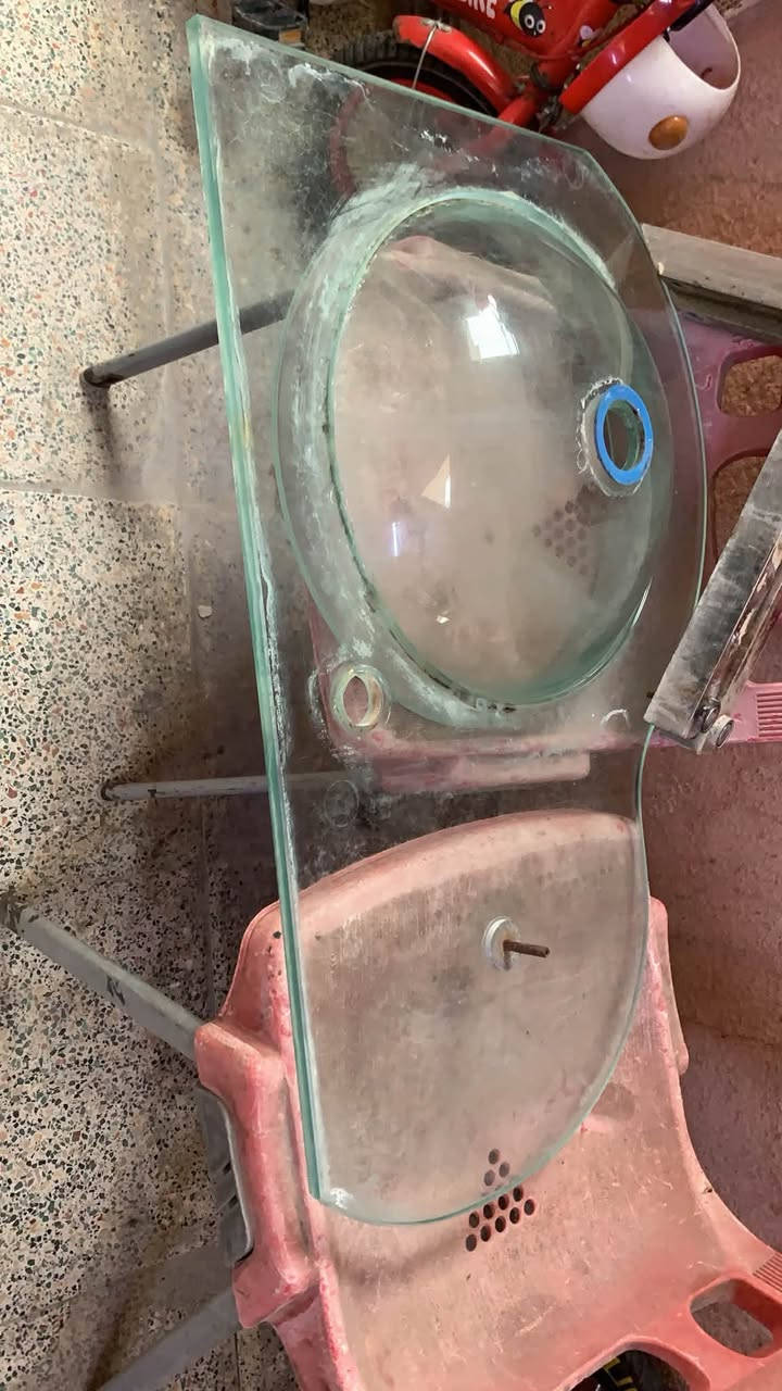 طباخ ستيل خمس عيون
نظيف  
عين الوسط رادله تصليح بسيط
سعر 160/
مغسله گزاز شفافه نظيفه /سعر 30
ت ‭***********‬
