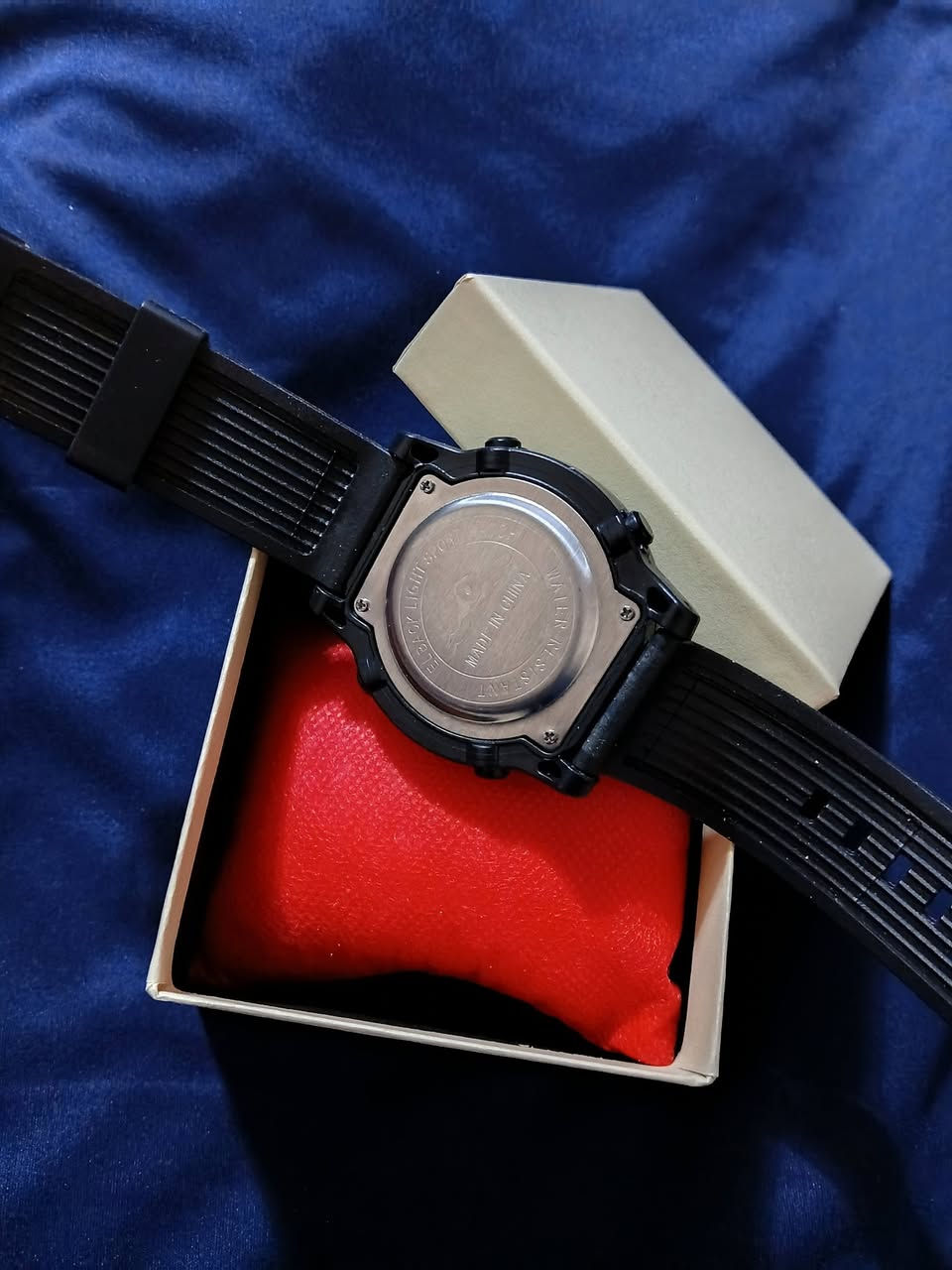 ساعه رياضية سبورت ضد المي باله أوربي سعره ٢٠ مع توصيل خاص موجود


**إذا كنت صاحب هذا الإعلان وتريد حذفه لأي سبب، رجاءا أرسل رسالة إلى الدعم الفني**