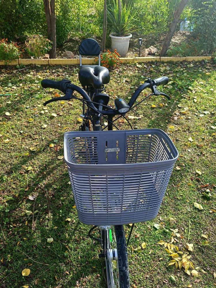 🌸 السلام عليكم ورحمة الله وبركاته 🌸
🚲 دراجة هواية للبيع 🚲

✅ بالة حاوية أصلي .. #وضع شركه 
✅ شرط الفحص والنظافة والضمان
📏 الحجم 27 ونص     #لشه ثقيله 
⚙️ كير وحساس .. 
🛞 تاير عريض 
🪑 سرج طبي أصلي مريح
🧺 سلة أصلية
📐 تصعد طوال القامة
✨ نظافة 95% غير مستخدم
سعر ٢٠٠الف رقم ***********
موديل 2022 كركوك, العراق
