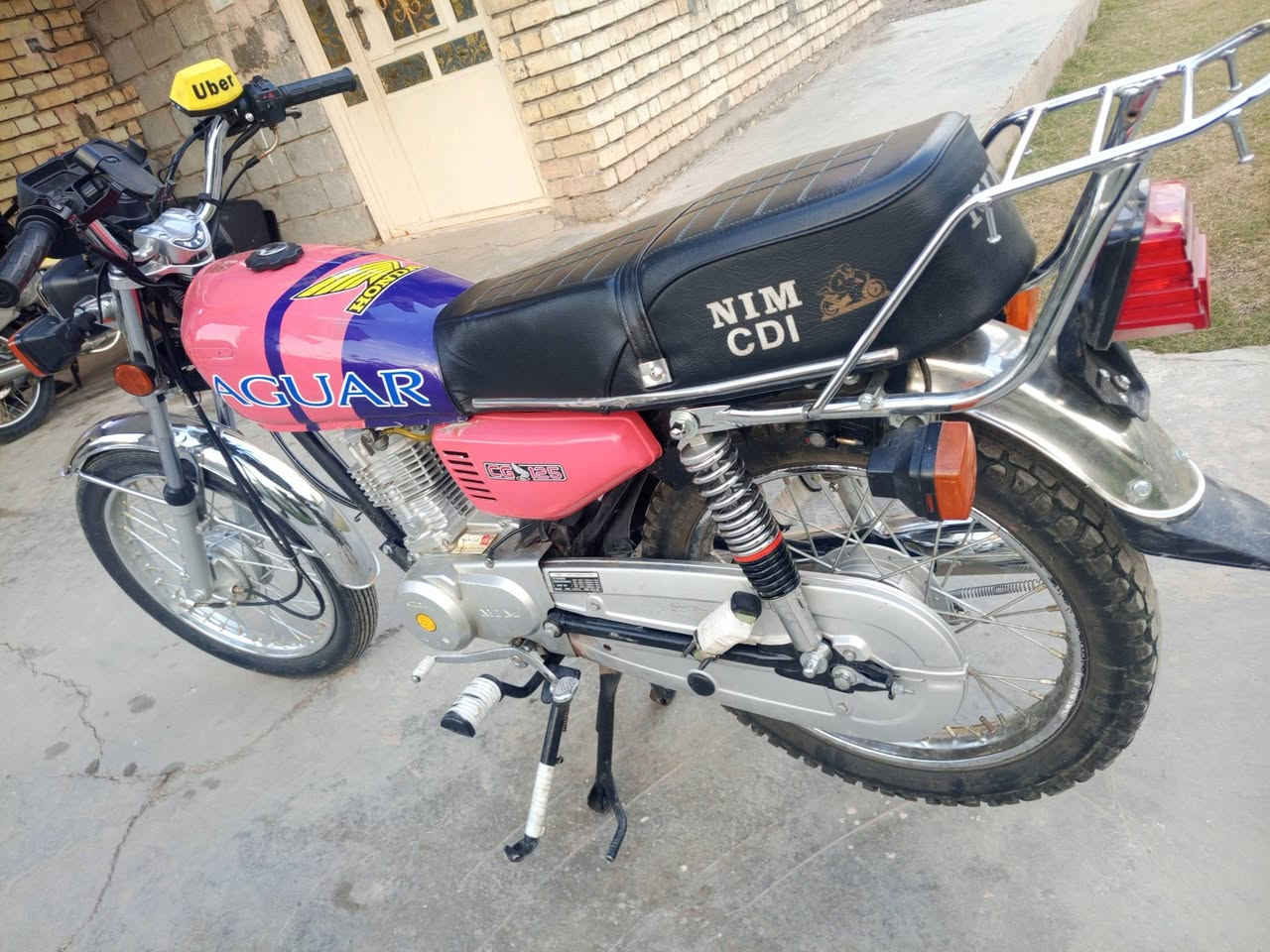 سلام عليكم دراجه نامه امتياز موديل 25 دراجه خير من الله تجي تفحص اي شي يطلع بيه تجي تاخذه بلاش فقط مبدل بيه تانكي وصفاحيات السعر 650وبيه مجال جماعت ال 550لا تلفيني وجهك مكاني بغداد  ***********بي واتساب
