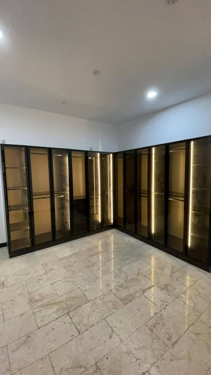 السلام عليكم من رخصت صاحب البيج نجاره عامة للديكورات والمطابخ التركي والايطالي ومتفرغ للعمل وهذه شغلي للتواصل رقمي ***********
