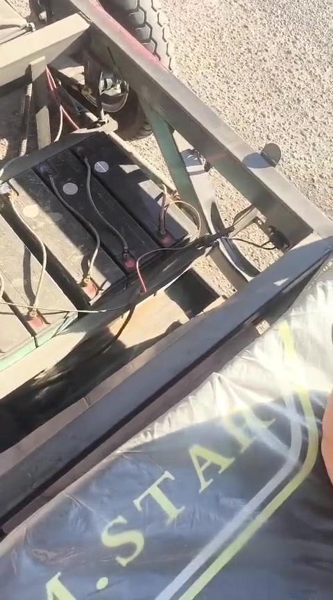 السلام عليكم ستوته شحن للبيع مواصفات كامله بطاريات كبار سته ستعمال شهرين فقط ستوته ولد مخذها مليون و 800 وريدها مليون و 400 وبيها مجال خابر ودلل بغداد شارع حيفا ستوته جيسها بيها بعدها بركات بل يد ✋ بصمات شغل وطلع حجم كبير ***********
