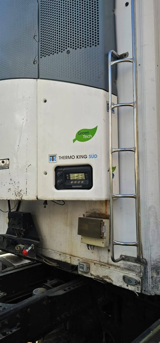 السلام عليكم براد للبيع ايطالي سور
منفيس البراد جديد ممشتغل بل عراق جهاز رباط 400
سمك 5 ارتفاع 65 تخم تاير ستوني شادهن تخم دسك شاصي كامل صندوك عبار 
جاهز للعمل السعر 155$ ***********
