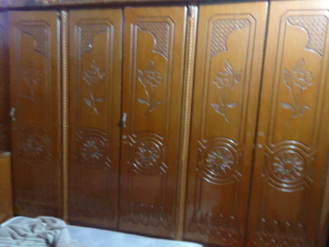 غرفة اخشاب البيع السعر مناسب كلشش *********** اتصل ع هاذ رقم
